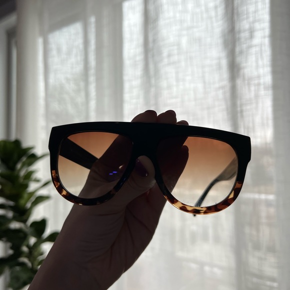 Limited edition 2020 SEE sunglasses - Picture 3 of 6